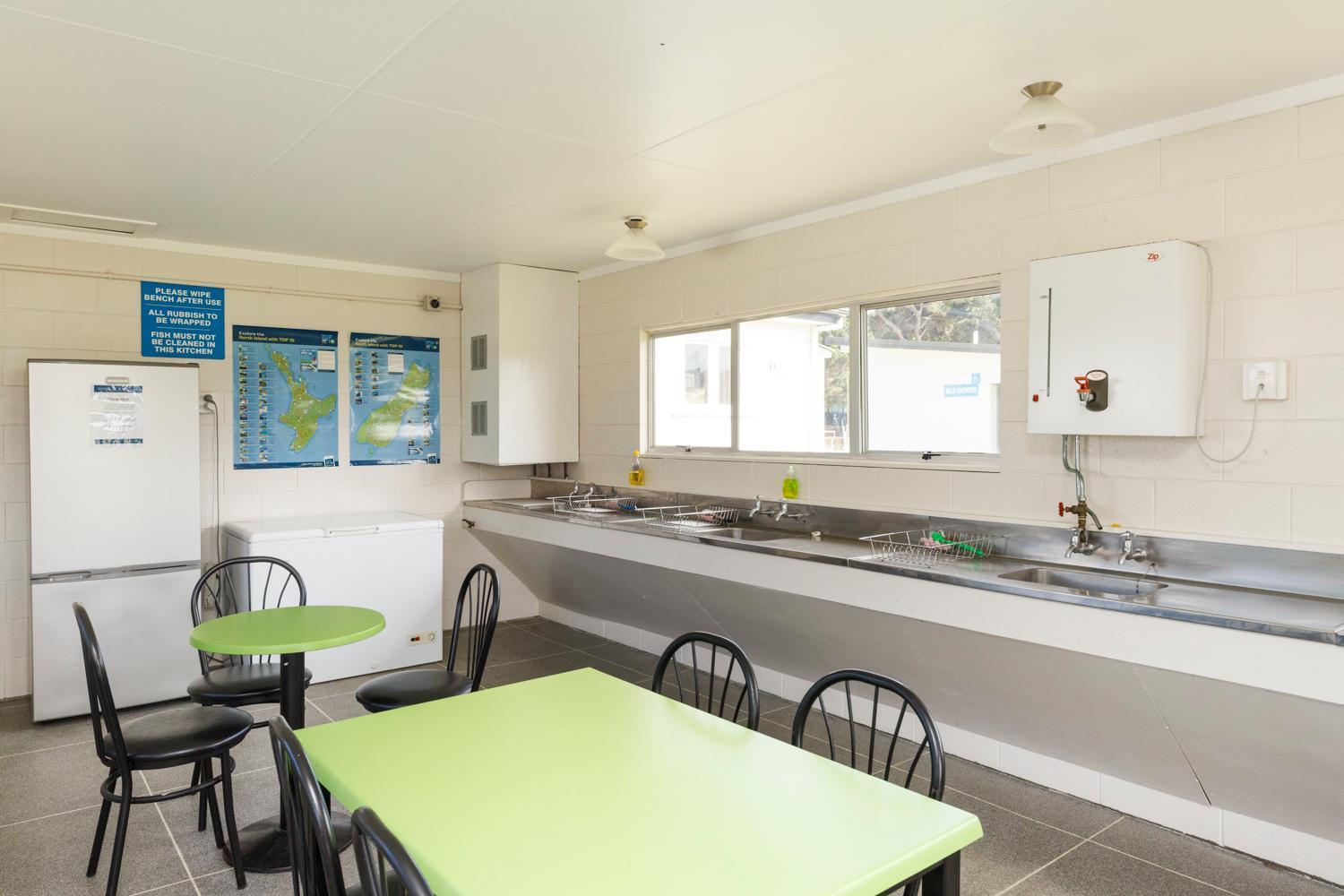 Foxton Beach Holiday Park Bagian luar foto