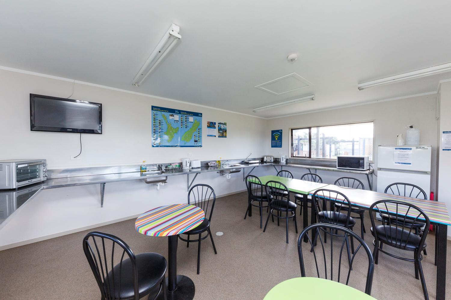 Foxton Beach Holiday Park Bagian luar foto