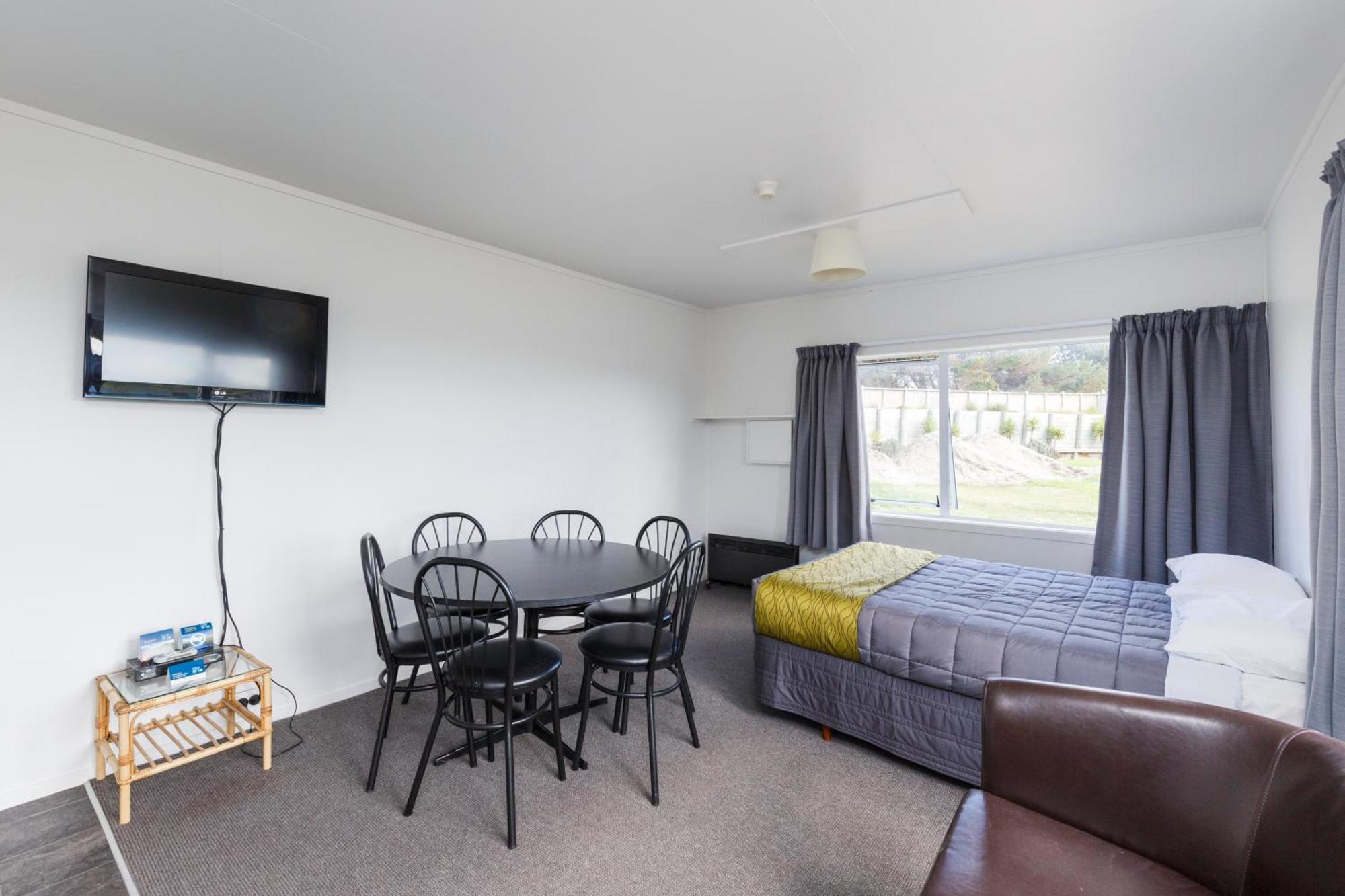 Foxton Beach Holiday Park Bagian luar foto
