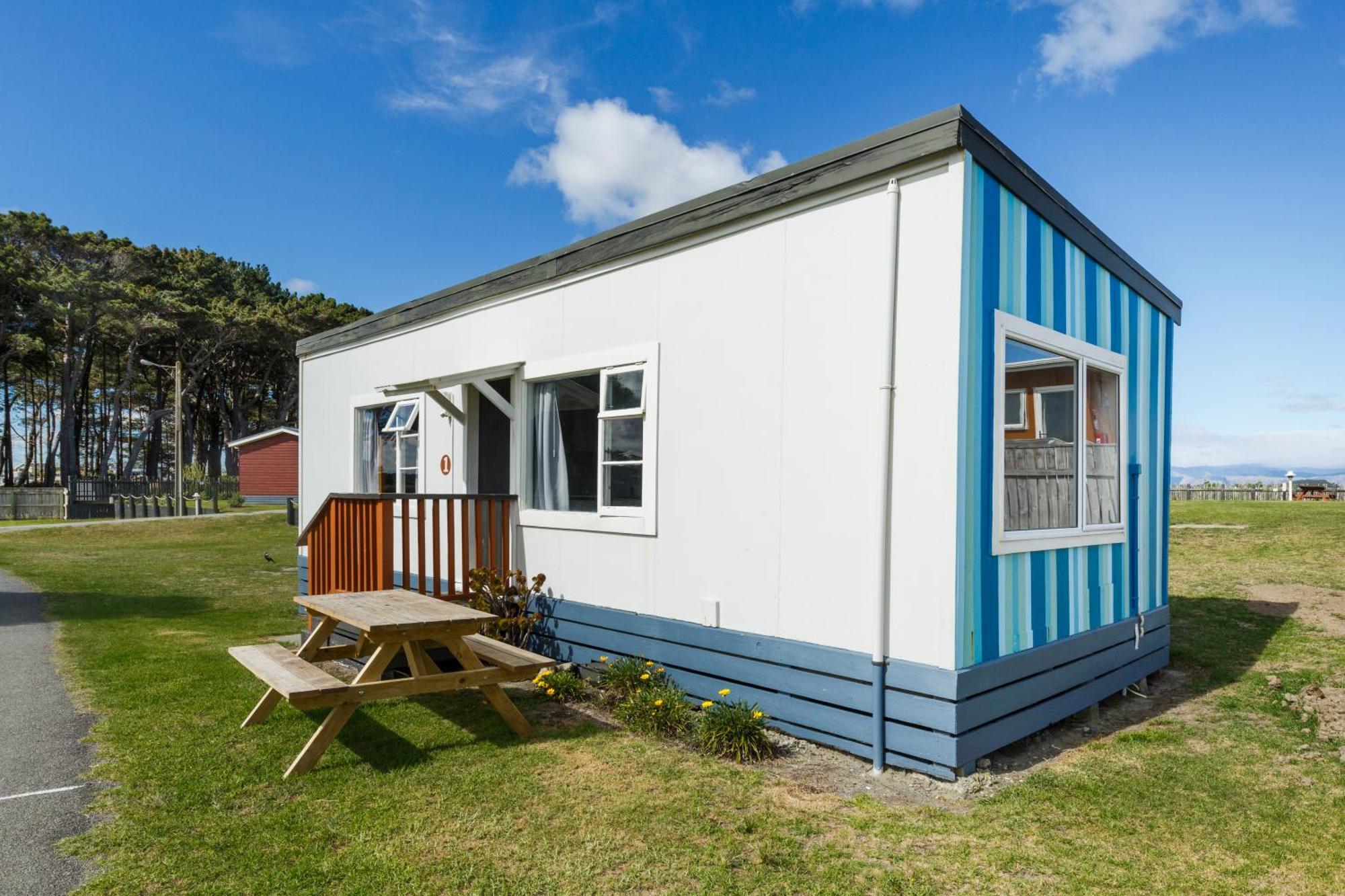 Foxton Beach Holiday Park Bagian luar foto